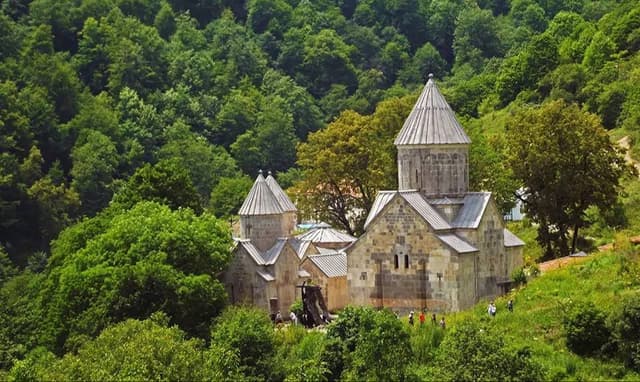 Դիլիջան- Հաղարծին- Պարզ լիճ- Սևանավանք-Սևանա լիճ-Երևան