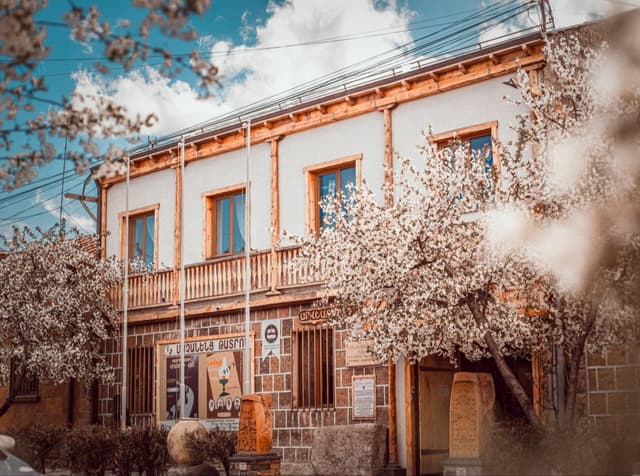 Երևան-Զվարթնոցի տաճար- Սբ Հռիփսիմե եկեղեցի- Մայր տաճար -Մաչանենց տուրիզմի կենտրոն-Երևան