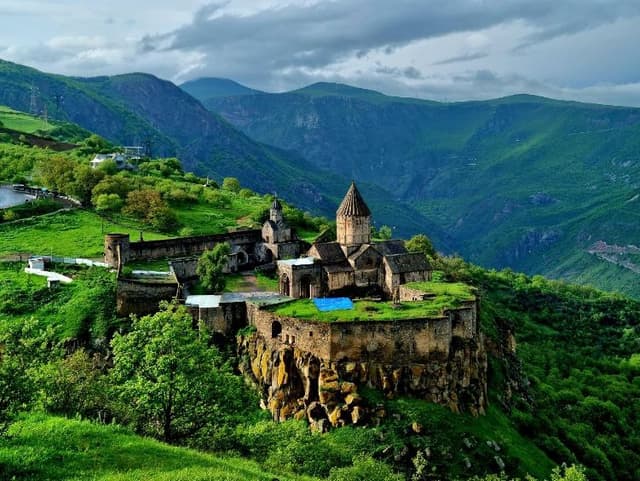 Գունավոր օրերի ներկապնակ